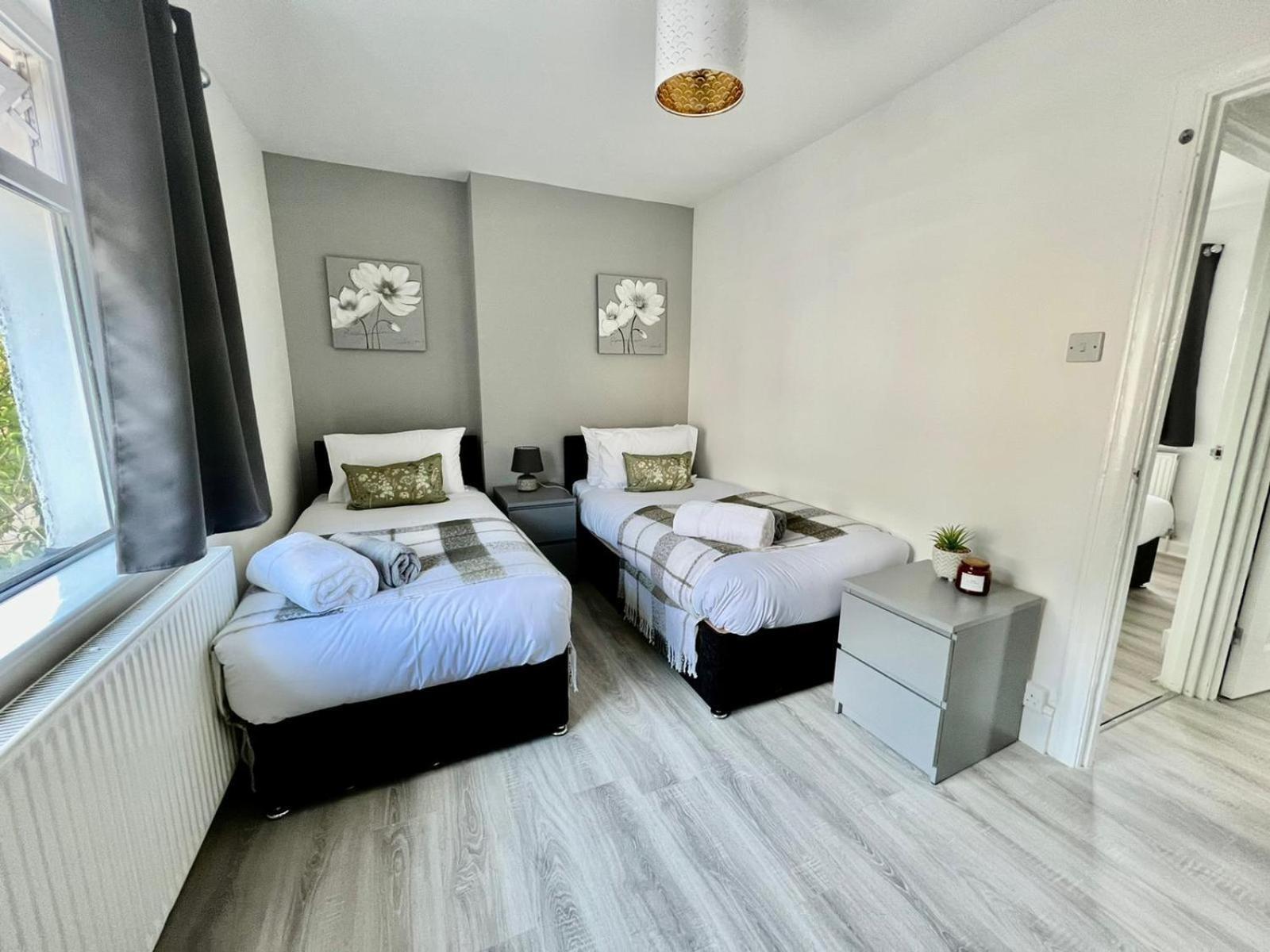 Executive 3 Bedroom Port Talbot Town Centre Margam Sleeps 7 Habitación foto